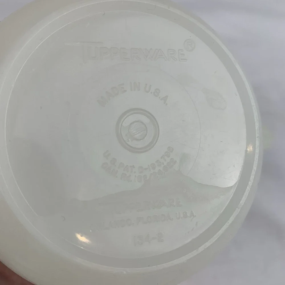 Vtg Tupperware 2 Cup Measuring Pitcher #134-2 Made In USA Red Lettering